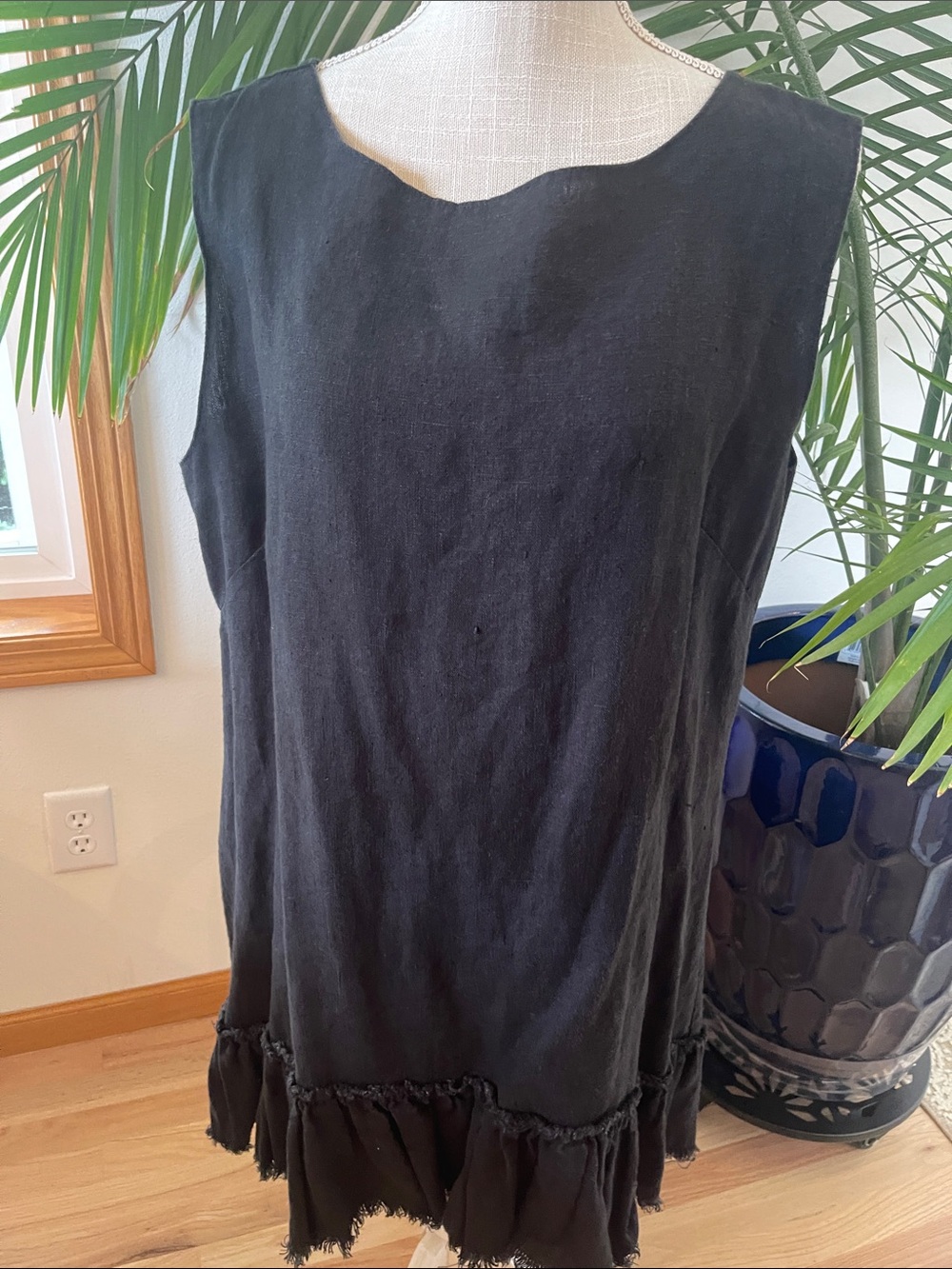 Vintage 316 Black Linen Sleeveless Tunic with Ruffle Fringe Hem